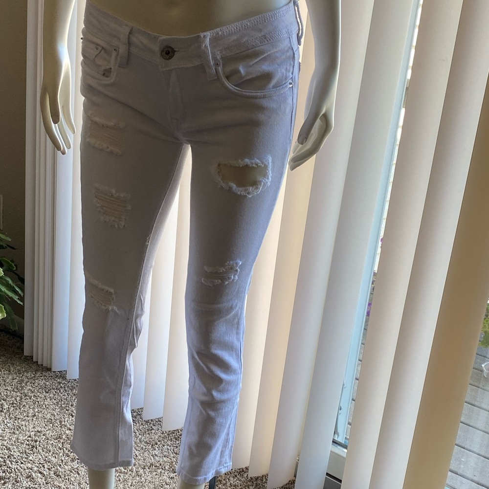 DOLLHOUSE CAPRIS
